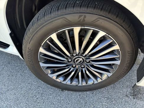 Certified 2025 Nissan Armada Platinum Reserve AWD/4WD image 19