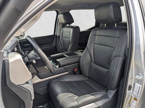 Used 2024 Toyota Tundra Limited AWD/4WD image 15