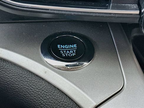 Used 2022 Ford Explorer XLT w/ Equipment Group 202A AWD/4WD image 27
