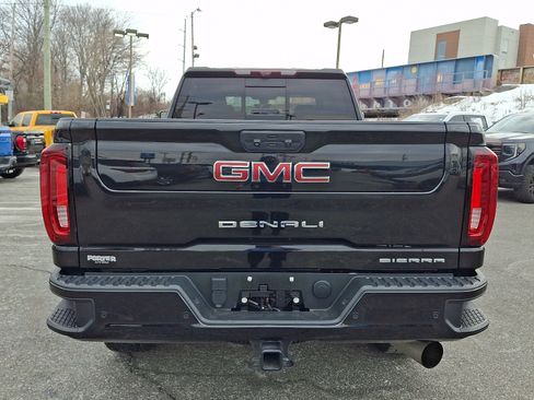 Certified 2022 GMC Sierra 2500 Denali w/ Denali Black Diamond Edition image 5