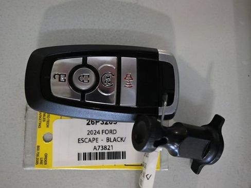 Used 2024 Ford Escape Active AWD/4WD image 9