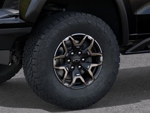 New 2026 Chevrolet Colorado ZR2 w/ Technology Package AWD/4WD image 9