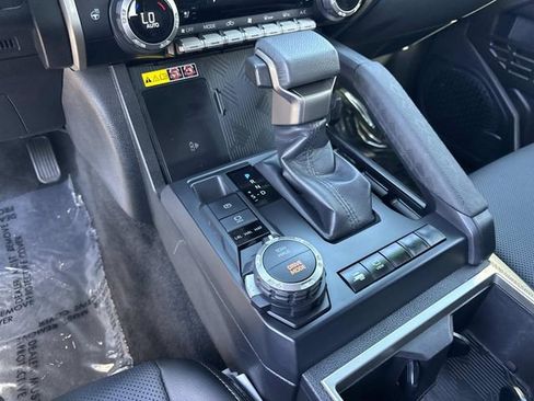 Used 2024 Toyota Tacoma Limited AWD/4WD image 27