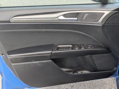 Used 2020 Ford Fusion SE FWD image 11
