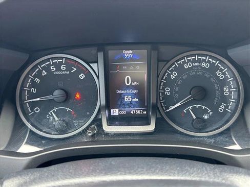 Used 2021 Toyota Tacoma TRD Off-Road image 11