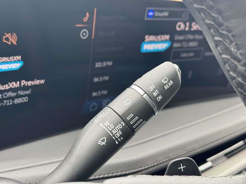 Used 2025 Cadillac XT4 Premium Luxury image 17