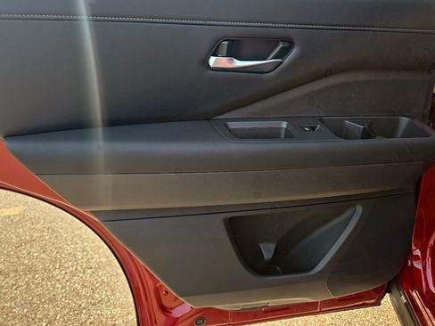 New 2025 Nissan Pathfinder SL image 37