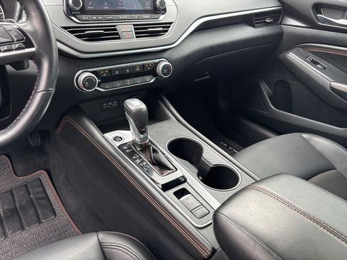 Used 2019 Nissan Altima 2.5 SR w/ SR Premium Package AWD/4WD image 18