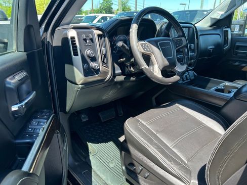 Used 2018 GMC Sierra 1500 Denali w/ Denali Ultimate Package AWD/4WD image 8