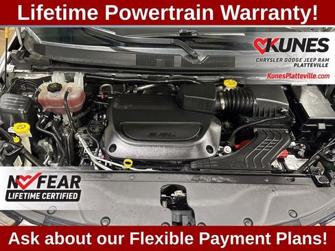 Used 2024 Chrysler Pacifica Touring-L image 31