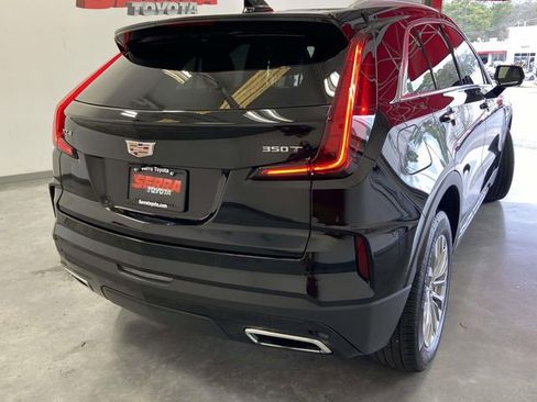 Used 2025 Cadillac XT4 Premium Luxury image 3