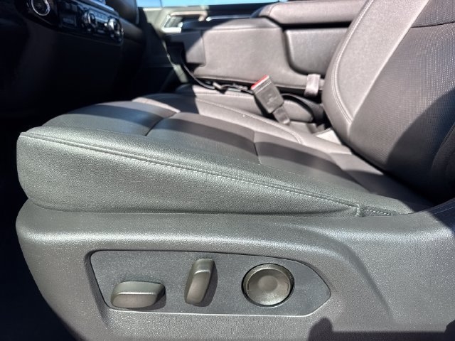 Used 2026 GMC Sierra 1500 SLT AWD/4WD image 14