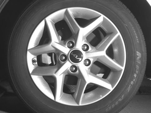 Used 2025 Kia Soul LX w/ LX Technology Package FWD image 12