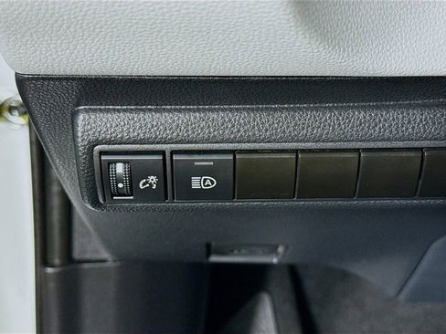 Certified 2023 Toyota Corolla SE w/ SE Premium Package image 20