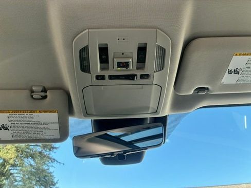 Used 2023 Toyota Highlander Platinum AWD/4WD image 17
