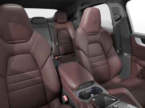 Certified 2025 Porsche Cayenne S AWD/4WD image 5