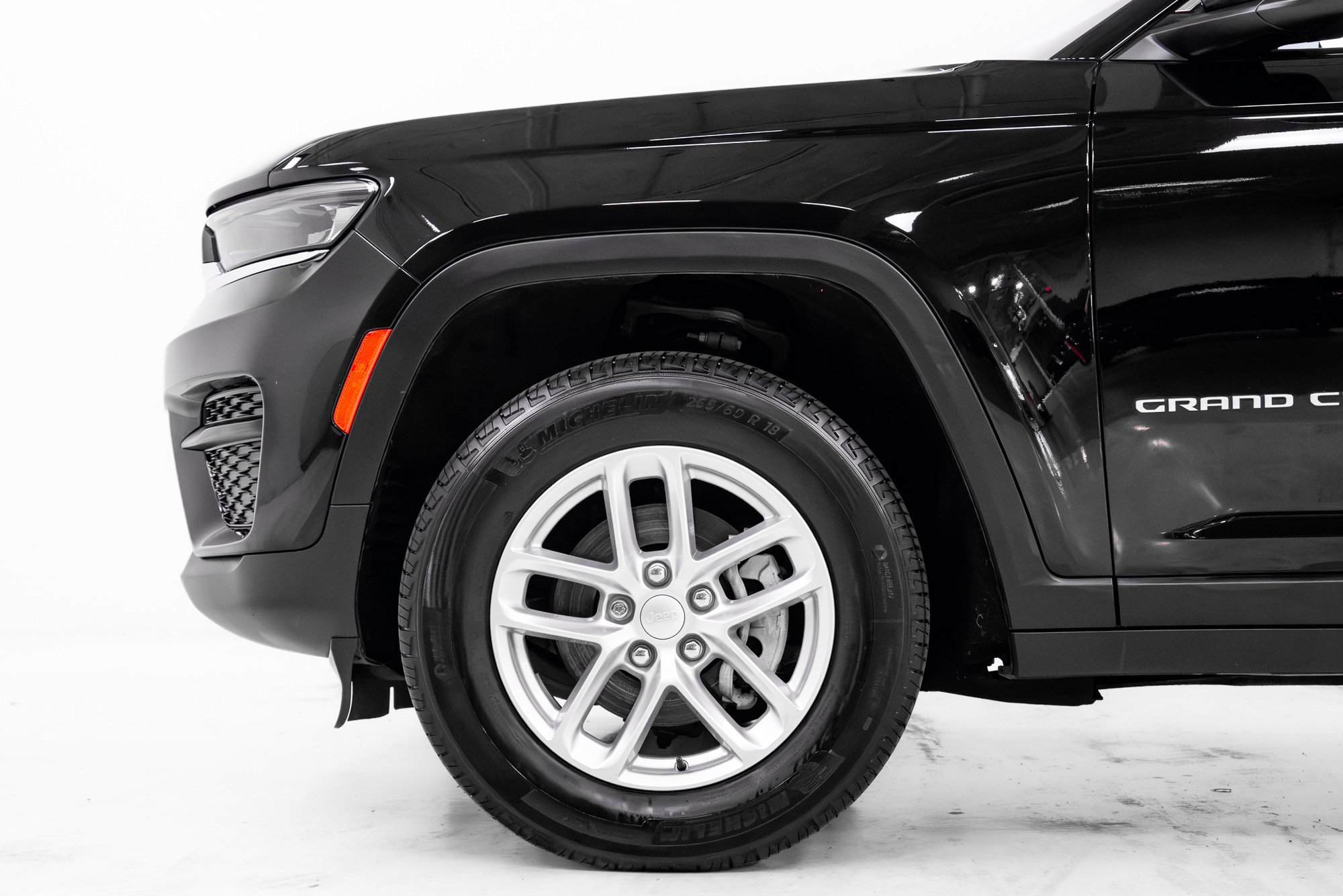 Used 2024 Jeep Grand Cherokee Laredo X AWD/4WD image 27