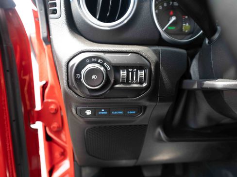 Used 2021 Jeep Wrangler Unlimited Rubicon 4xe w/ Steel Bumper Group AWD/4WD image 11