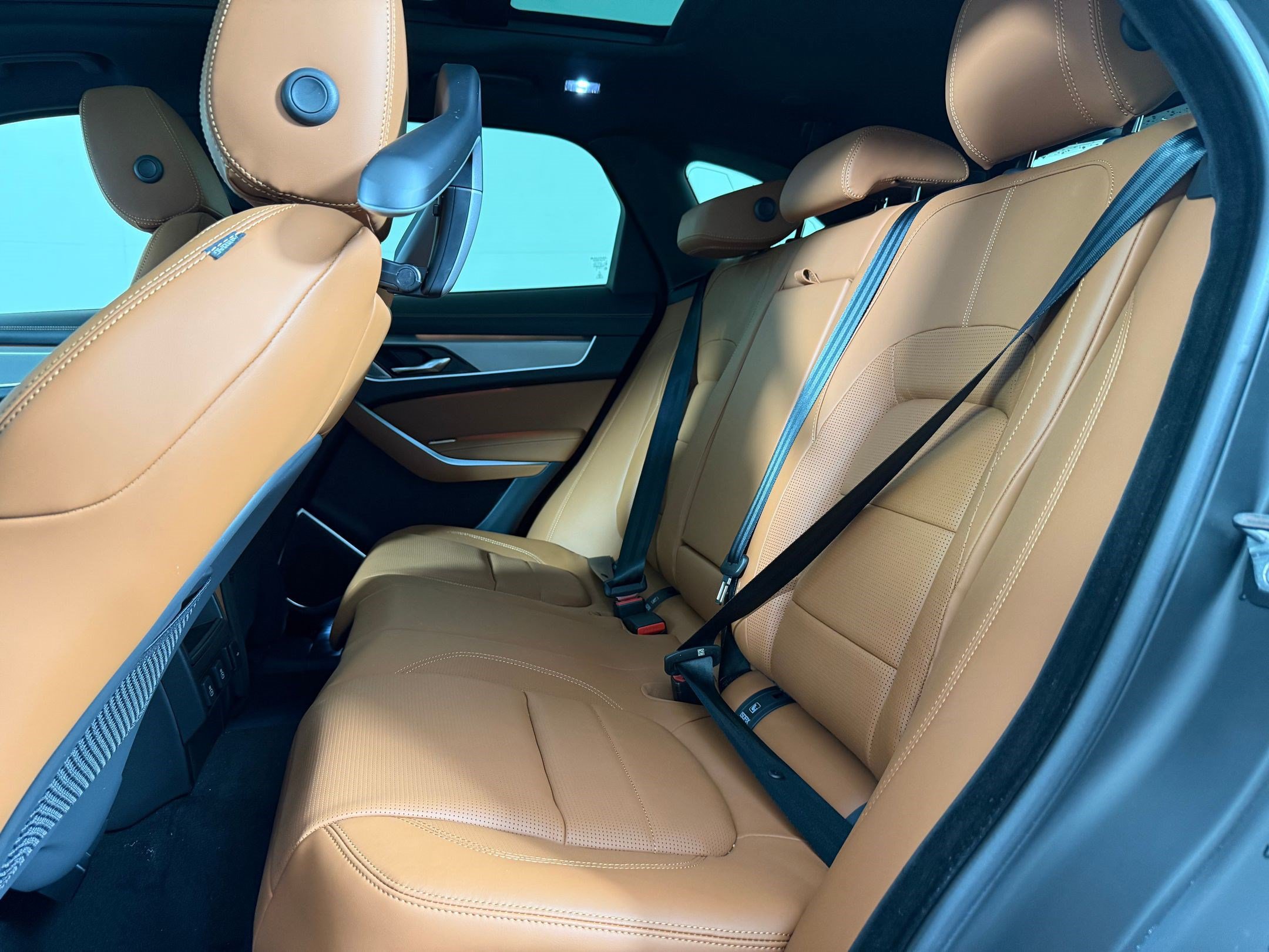 New 2026 Jaguar F-PACE R-Dynamic S AWD/4WD image 18