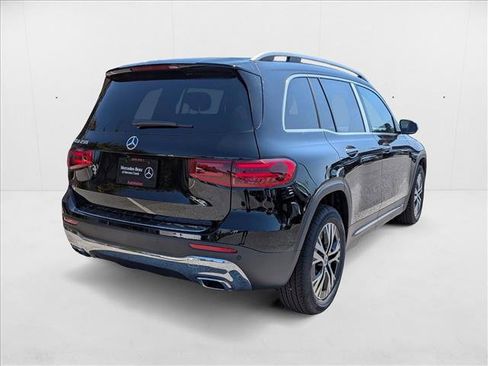 New 2025 Mercedes-Benz GLB 250 image 2