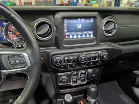 Used 2021 Jeep Wrangler Unlimited Sahara w/ LED Lighting Group image 18