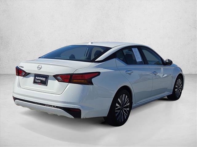 Used 2025 Nissan Altima 2.5 SV FWD image 5