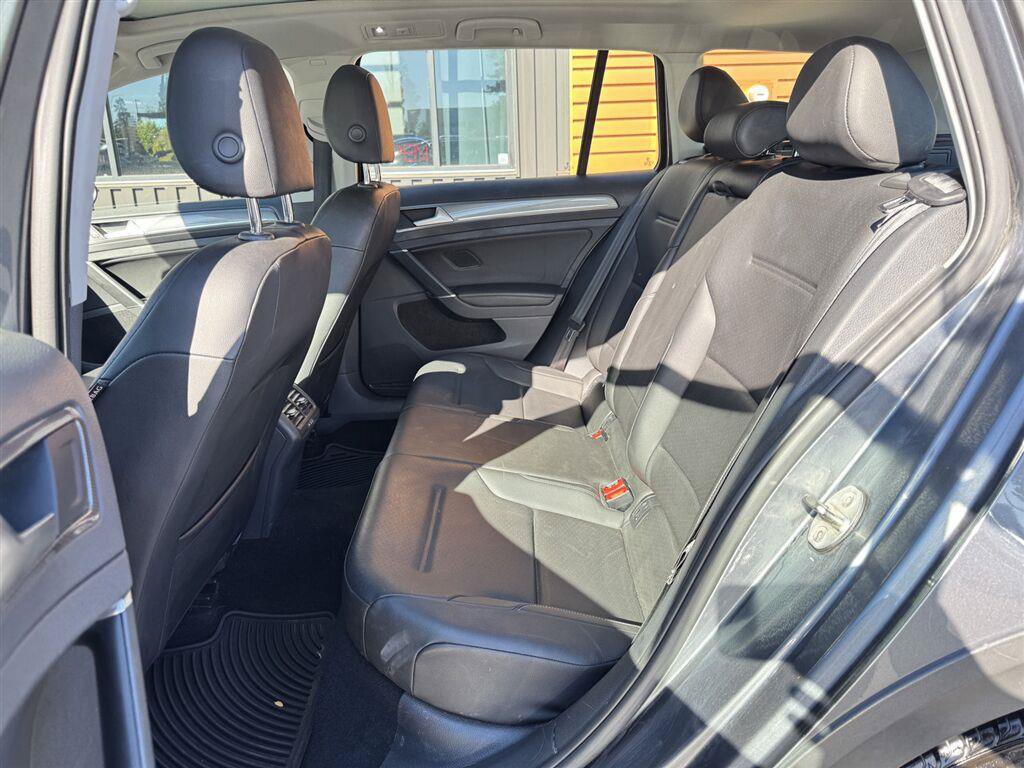 Used 2017 Volkswagen Golf Alltrack AWD/4WD image 20