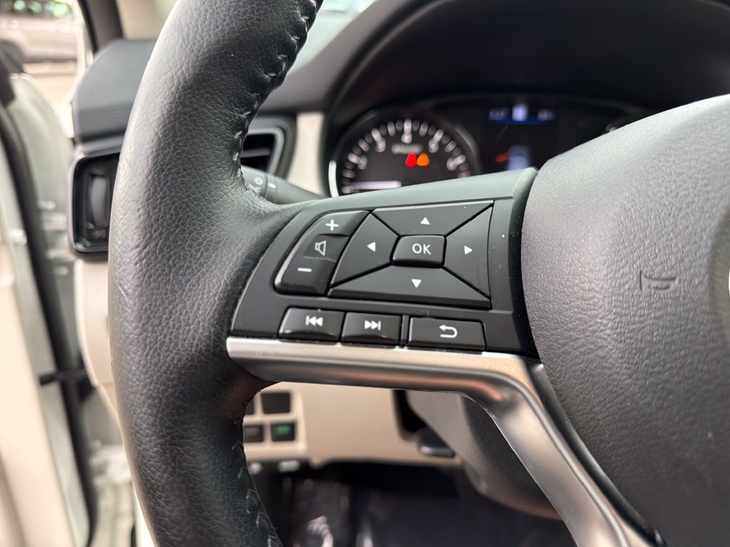 Used 2021 Nissan Rogue Sport SL FWD image 22
