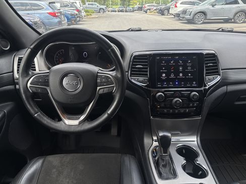 Used 2020 Jeep Grand Cherokee Altitude AWD/4WD image 2