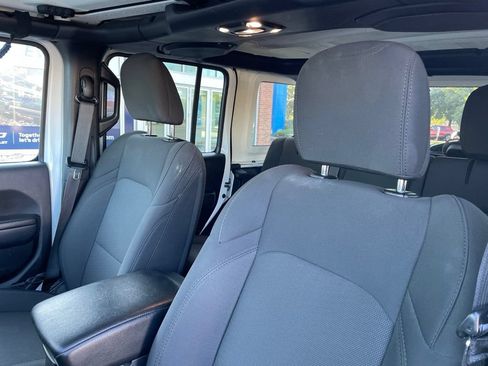 Used 2023 Jeep Wrangler Unlimited AWD/4WD image 20