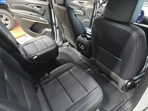 New 2026 Chevrolet Traverse LT w/ Sun and Wheel Package AWD/4WD image 12