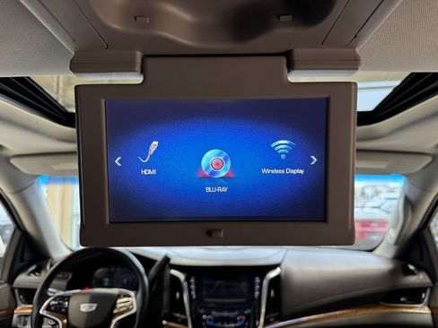 Used 2017 Cadillac Escalade Premium Luxury image 49