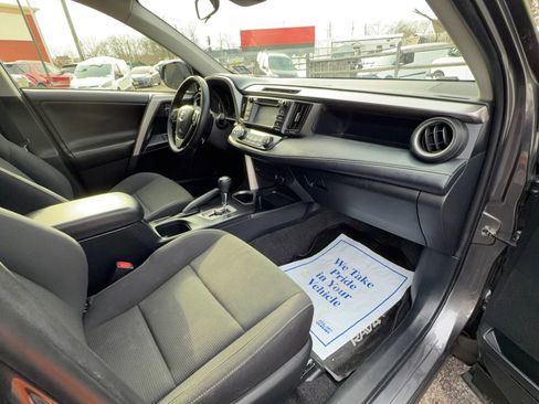 Used 2018 Toyota RAV4 XLE image 22