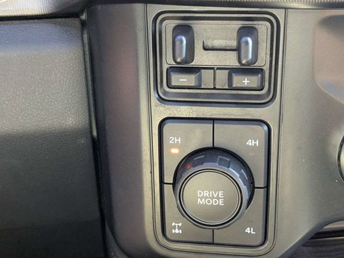 Used 2023 Ford F350 Platinum w/ FX4 Off-Road Package AWD/4WD image 26