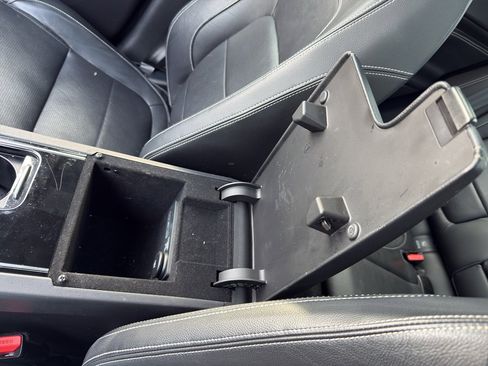 Used 2019 Jaguar F-PACE S image 20