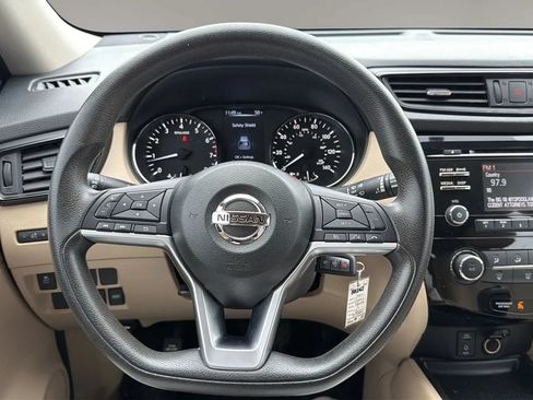 Used 2017 Nissan Rogue S FWD image 18