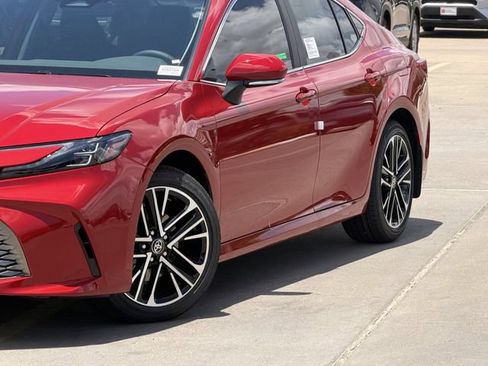 Used 2026 Toyota Camry XLE FWD image 3