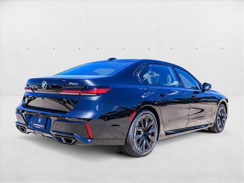 Used 2025 BMW 760i xDrive 760i xDrive w/ Executive Package image 5
