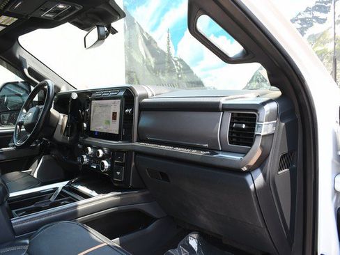 Used 2024 Ford F250 Platinum w/ FX4 Off-Road Package AWD/4WD image 25