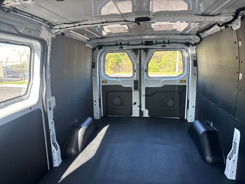 New 2026 Ford Transit 250 Low Roof w/ Load Area Protection Package RWD image 19