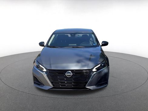 Used 2025 Nissan Altima 2.5 SV FWD image 4