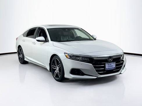 Used 2021 Honda Accord Touring image 3