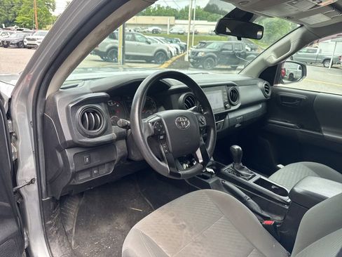 Used 2022 Toyota Tacoma SR w/ SX Package AWD/4WD image 18
