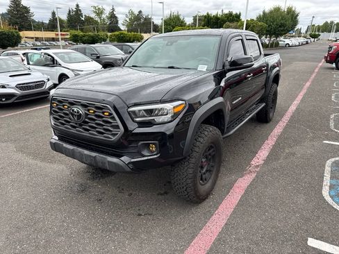 Used 2021 Toyota Tacoma TRD Off-Road w/ TRD Premium Off Road Package AWD/4WD image 3