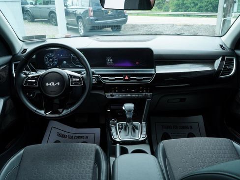 Used 2024 Kia Seltos S AWD/4WD image 48