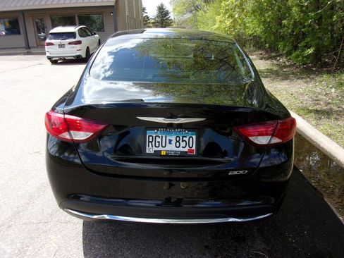 Used 2016 Chrysler 200 Limited FWD image 4