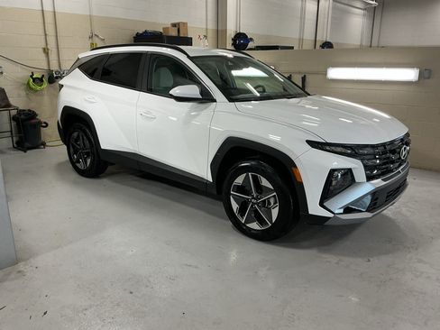 Certified 2026 Hyundai Tucson SEL Plus AWD/4WD image 3