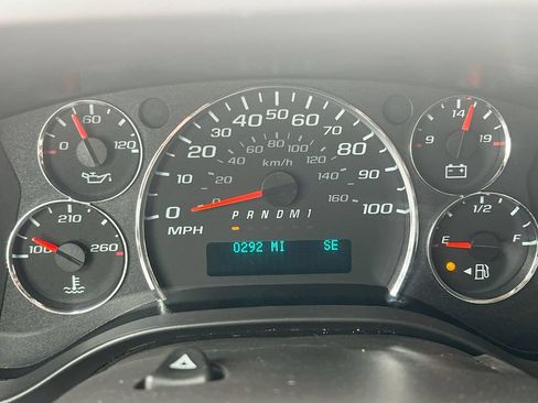 Used 2025 Chevrolet Express 3500 LT w/ LT Preferred Equipment Group RWD image 12