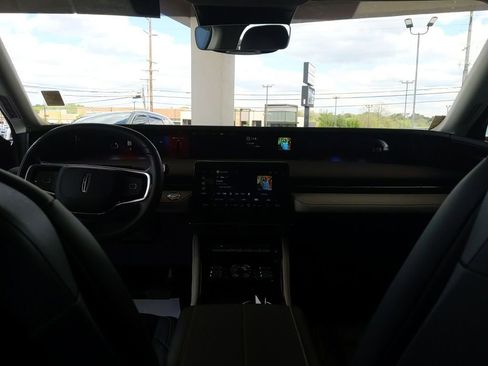 Certified 2025 Lincoln Nautilus Premier AWD/4WD image 13