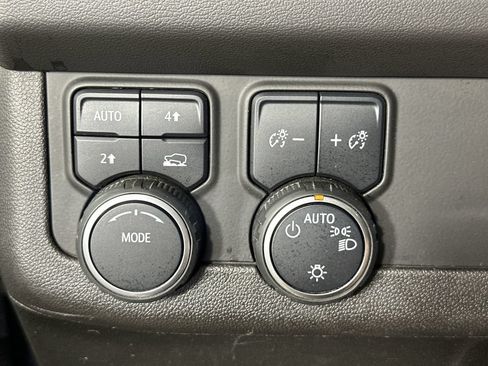 Used 2022 Chevrolet Suburban RST w/ Luxury Package AWD/4WD image 21